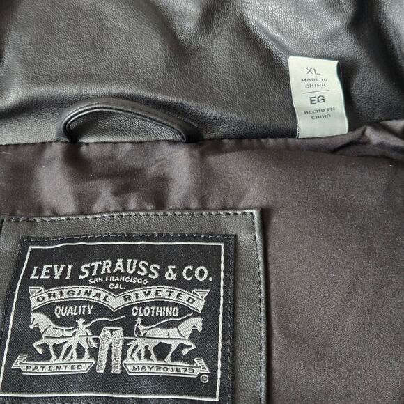 New Levi Strauss Faux Leather Short Puffer Zip up Black Women's Jacket Size XL - Picture 9 of 11